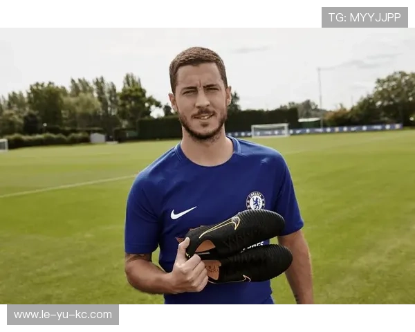 阿扎尔退役后新生活曝光：专注家庭与个人事业发展