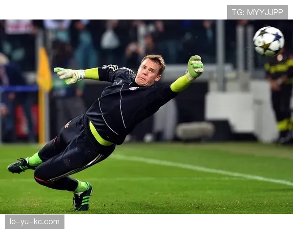 诺伊尔精准传球选择重塑拜仁进攻节奏，成战术发起关键枢纽